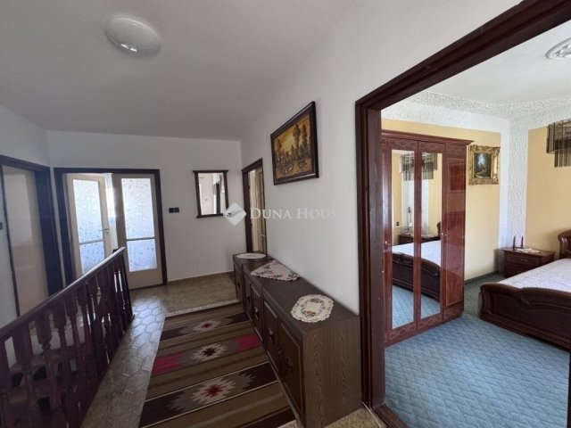 Eladó családi ház, Pogányon 110 M Ft, 5 szobás