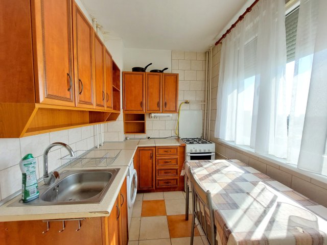 Kiadó panellakás, albérlet, Szegeden, Retek utcában, 1+1 szobás