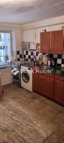 Eladó családi ház, Pécsett 46.9 M Ft, 3 szobás