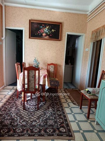 Eladó családi ház, Sárándon 32 M Ft, 2 szobás