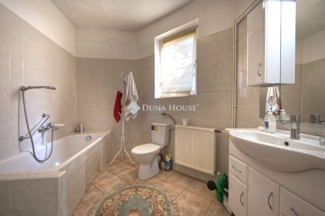 Eladó téglalakás, Budapesten, II. kerületben 162.2 M Ft