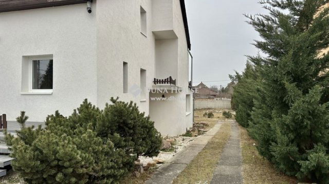 Eladó családi ház, Veresegyházon 139 M Ft, 5 szobás