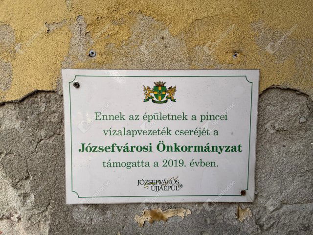 Eladó téglalakás, Budapesten, VIII. kerületben 38 M Ft, 1 szobás