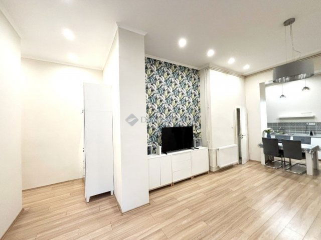 Eladó téglalakás, Budapesten, V. kerületben 120 M Ft, 2+1 szobás