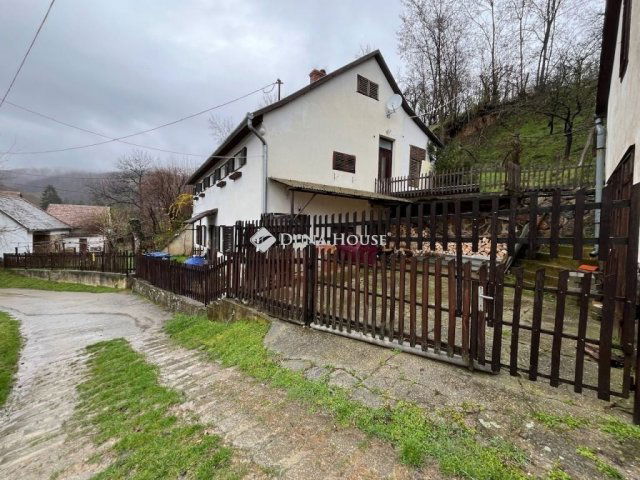 Eladó családi ház, Óbányán 55 M Ft, 4 szobás