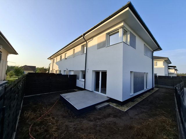 Eladó téglalakás, Mendén 72 M Ft, 4 szobás
