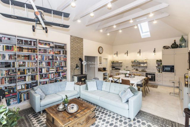 Eladó családi ház, Salköveskúton 195 M Ft, 4 szobás