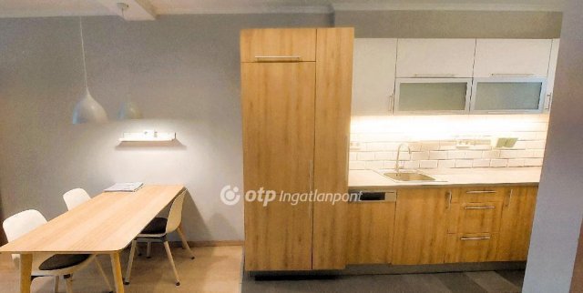 Eladó téglalakás, Mosonmagyaróváron 69.9 M Ft, 3 szobás