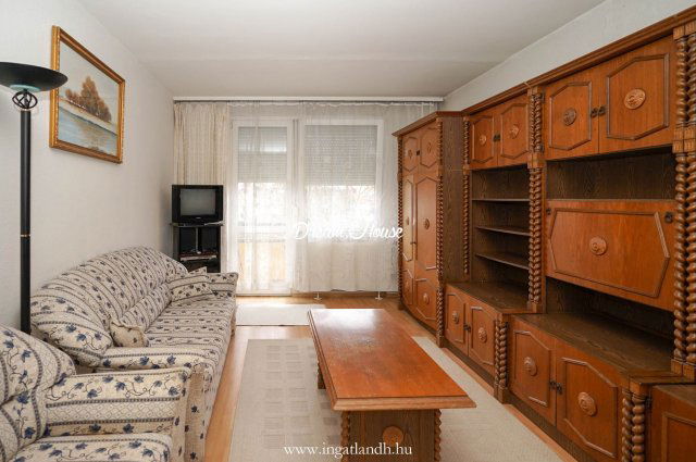 Eladó téglalakás, Nyíregyházán 39.99 M Ft, 2+1 szobás