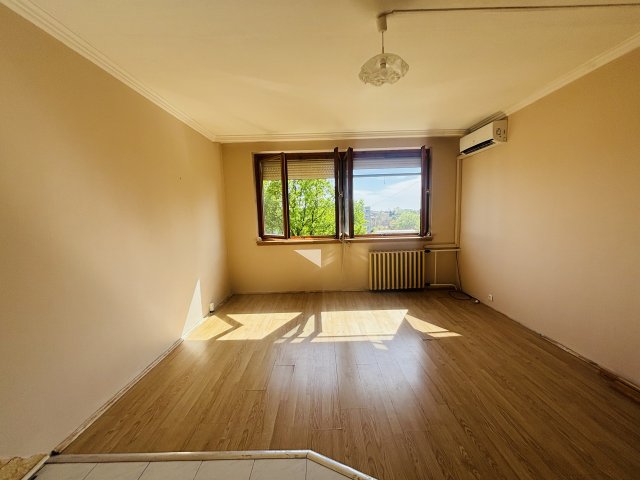 Kiadó panellakás, albérlet, Cegléden 120 E Ft / hó, 2 szobás