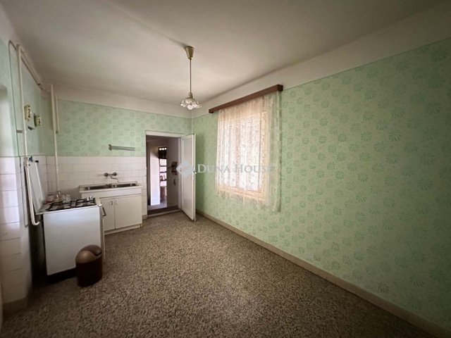 Eladó családi ház, Nagykőrösön 49.9 M Ft, 3 szobás