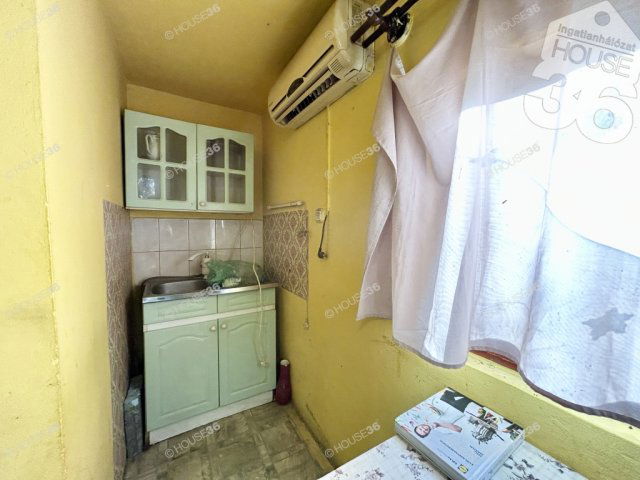 Eladó családi ház, Kecskeméten 20 M Ft, 2 szobás