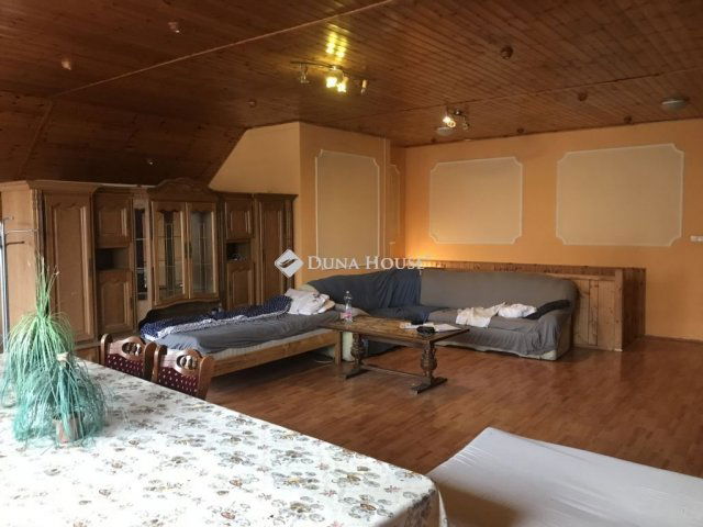 Eladó családi ház, Nagyvenyimen 90 M Ft, 3 szobás