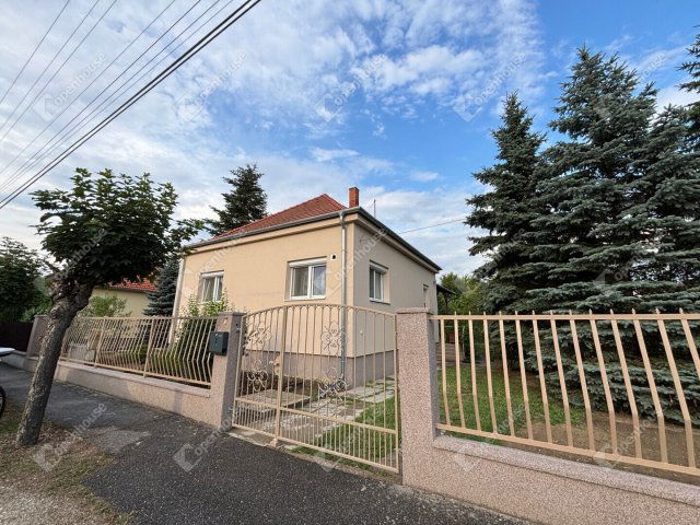 Eladó családi ház, Győrött 112 M Ft, 4 szobás