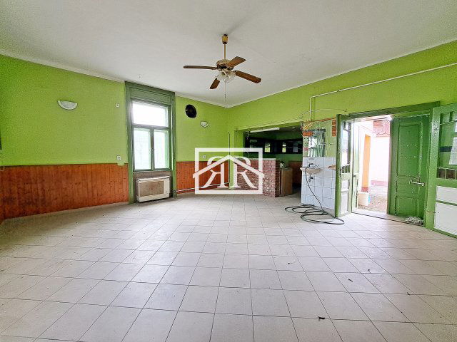 Eladó üzlethelyiség, Apátfalván, Kereszt utcában 16.9 M Ft