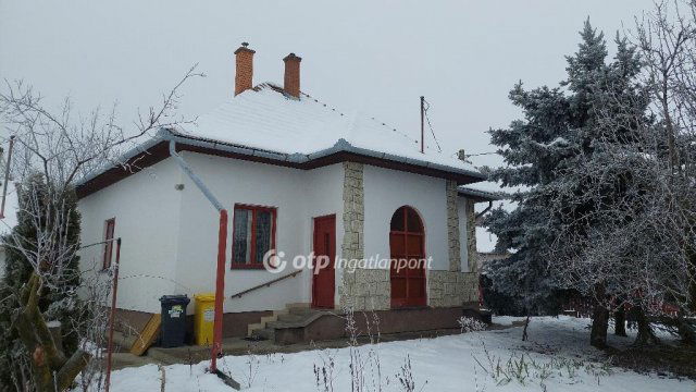 Eladó családi ház, Dévaványán 18 M Ft, 2 szobás