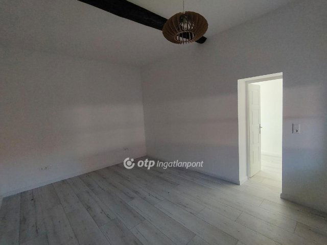 Eladó családi ház, Véménden 81.9 M Ft, 4 szobás