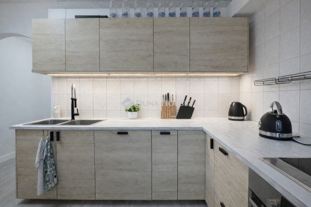 Eladó panellakás, Budapesten, X. kerületben 83.9 M Ft, 3 szobás