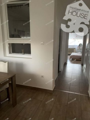 Eladó panellakás, Kecskeméten 37.9 M Ft, 2 szobás