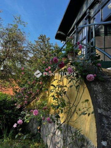 Eladó téglalakás, Visegrádon 109.8 M Ft, 2 szobás