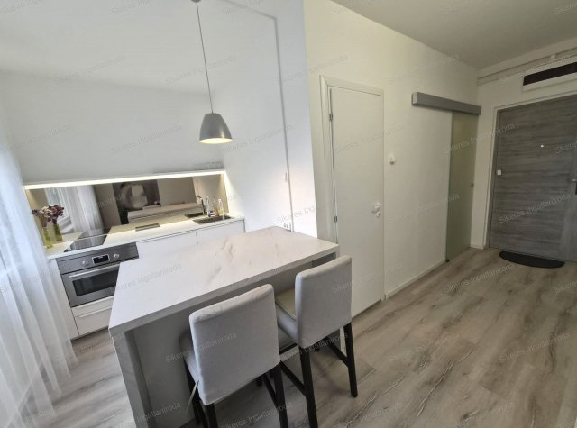 Eladó panellakás, Tatabányán 35.5 M Ft, 1 szobás