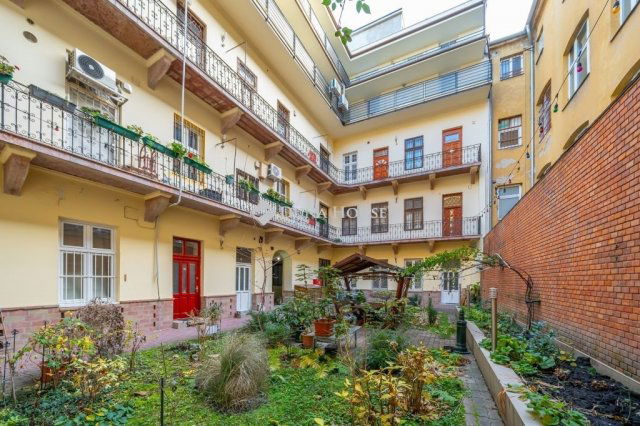 Eladó téglalakás, Budapesten, VII. kerületben 124 M Ft, 3 szobás