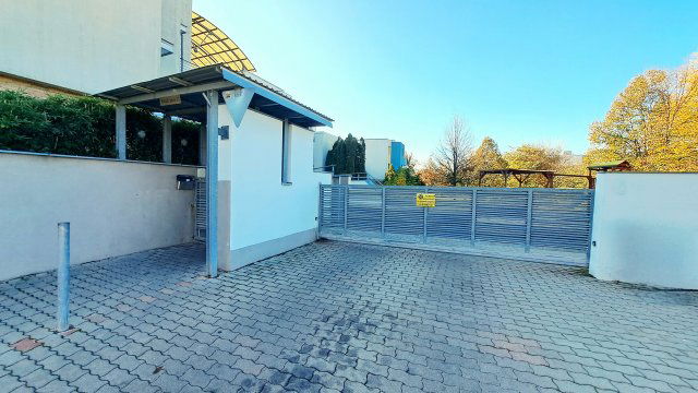 Eladó garázs, Székesfehérvárott, Tobak utcában 7.9 M Ft