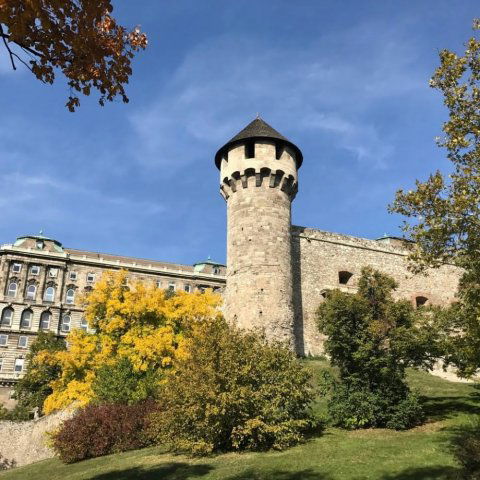 Eladó téglalakás, Budapesten, I. kerületben, Váralja utcában