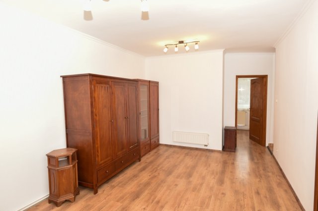 Eladó téglalakás, Veszprémben 69.9 M Ft, 1+2 szobás