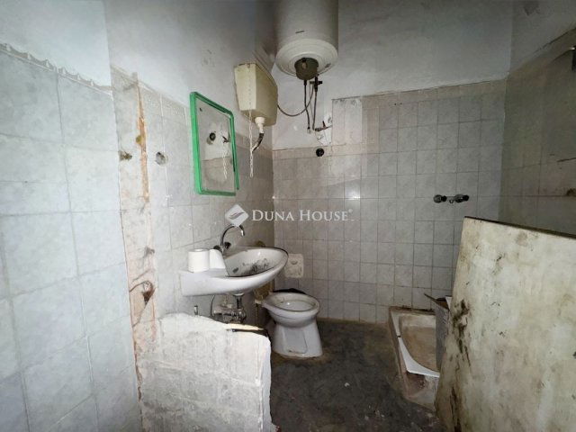 Eladó téglalakás, Budapesten, VII. kerületben 54.9 M Ft