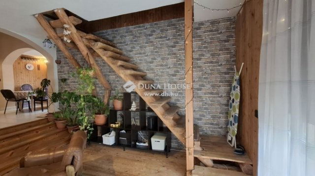 Eladó családi ház, Budapesten, XVIII. kerületben 156.9 M Ft