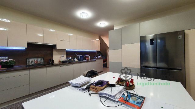 Kiadó téglalakás, albérlet, Debrecenben 650 E Ft / hó, 4 szobás