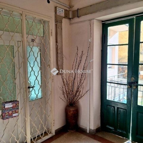 Eladó téglalakás, Budapesten, VIII. kerületben 59.9 M Ft