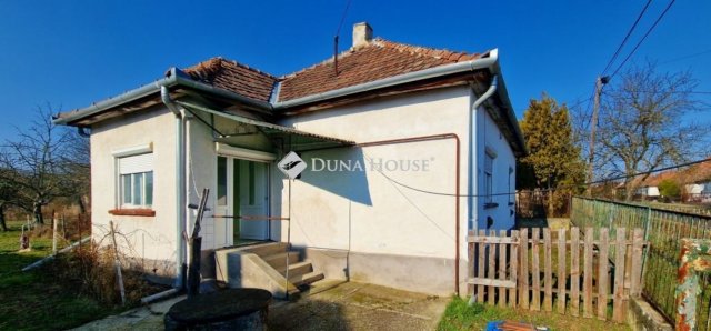 Eladó családi ház, Nézsán 32.9 M Ft, 2 szobás