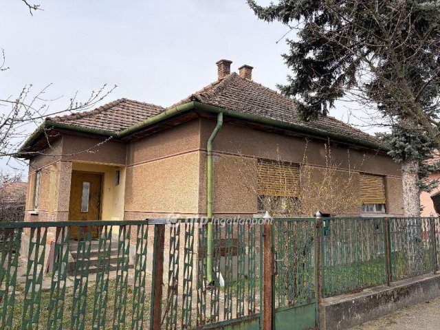 Eladó családi ház, Balassagyarmaton 32.45 M Ft, 2 szobás