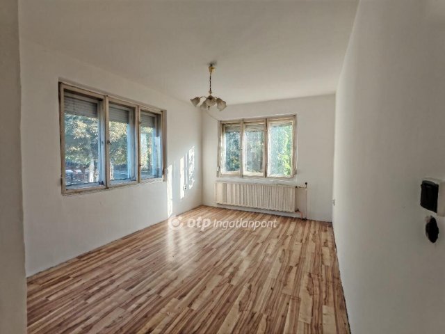 Eladó családi ház, Zsámbékon 59 M Ft, 5 szobás