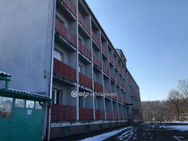 Kiadó ipari ingatlan, Komlón 1212 E Ft / hó