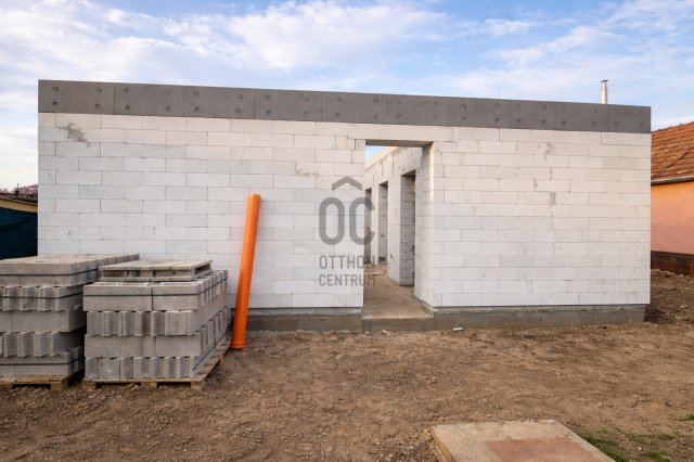 Eladó sorház, Tégláson 67.59 M Ft, 4 szobás