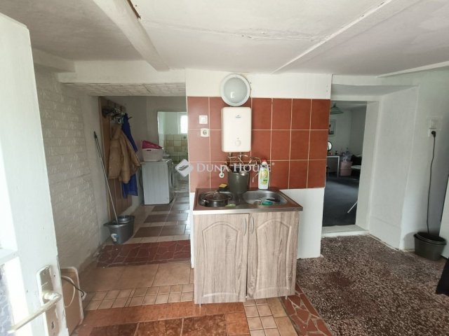 Eladó családi ház, Kunszentmártonban 11.5 M Ft, 1 szobás