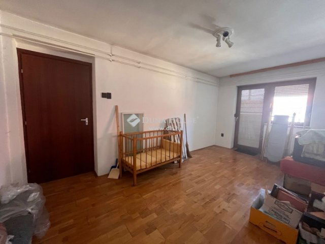Eladó családi ház, Pécsett 73 M Ft, 6 szobás