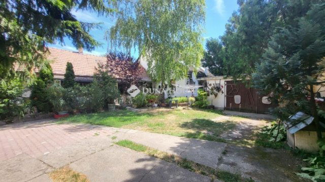 Eladó családi ház, Szentendrén 200 M Ft, 5 szobás