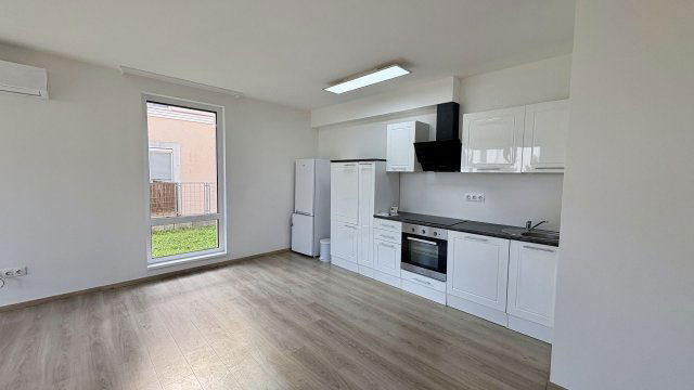 Eladó sorház, Debrecenben 150 M Ft, 6 szobás