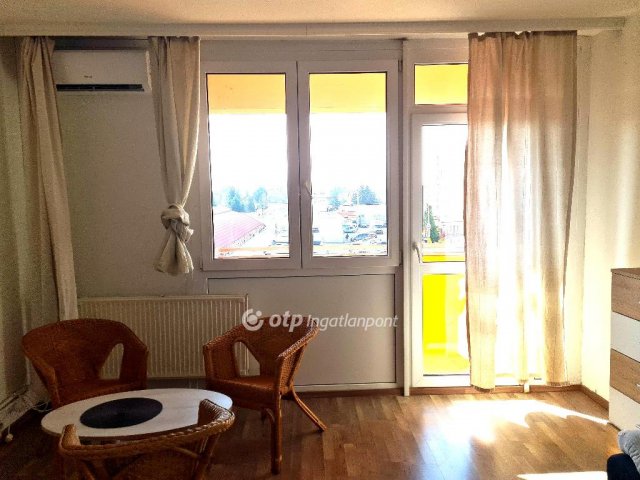 Eladó panellakás, Szigetszentmiklóson 62.9 M Ft, 2+1 szobás