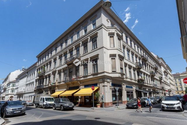 Eladó téglalakás, Budapesten, V. kerületben 245 M Ft, 3 szobás