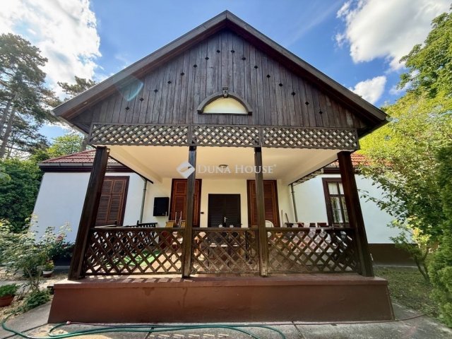 Eladó nyaraló, Balatonfüreden 275 M Ft, 3 szobás