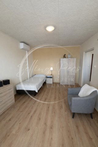 Eladó panellakás, Pécsett, Kenderföld utcában 35 M Ft