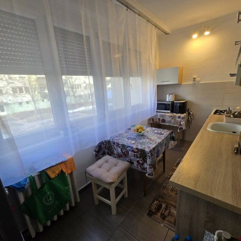 Eladó panellakás, Kecskeméten 52.9 M Ft, 2 szobás