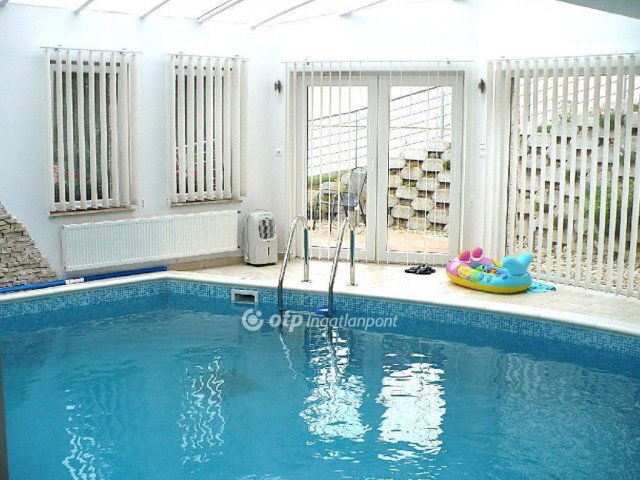 Eladó iroda, Pécsett 379 M Ft, 5+1 szobás / költözzbe.hu