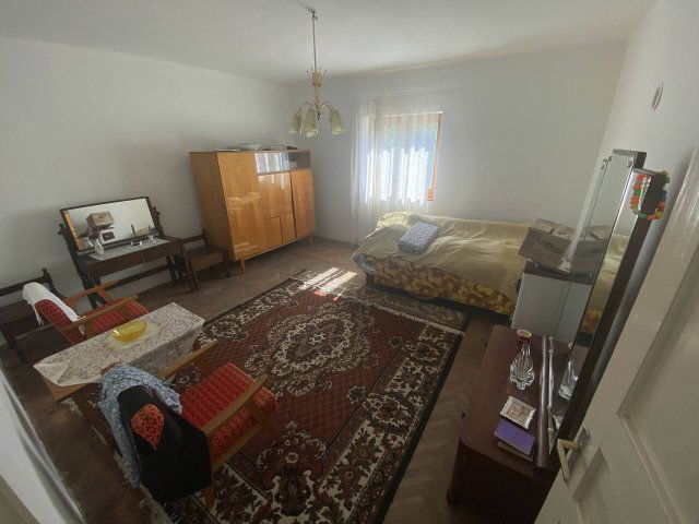 Eladó családi ház, Nován 26 M Ft, 2+1 szobás