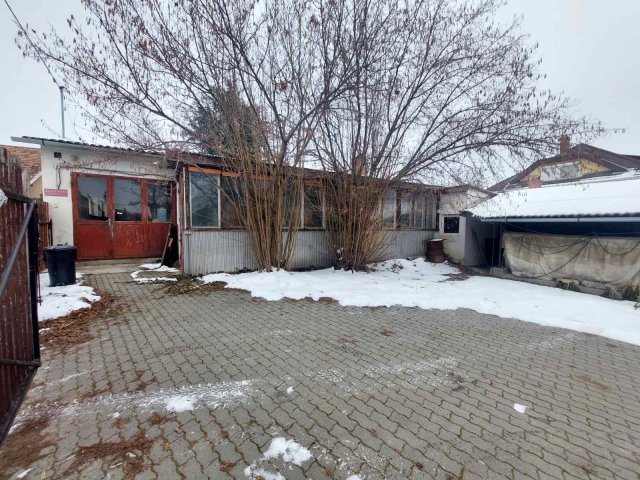 Eladó ipari ingatlan, Szigetszentmiklóson 84.9 M Ft